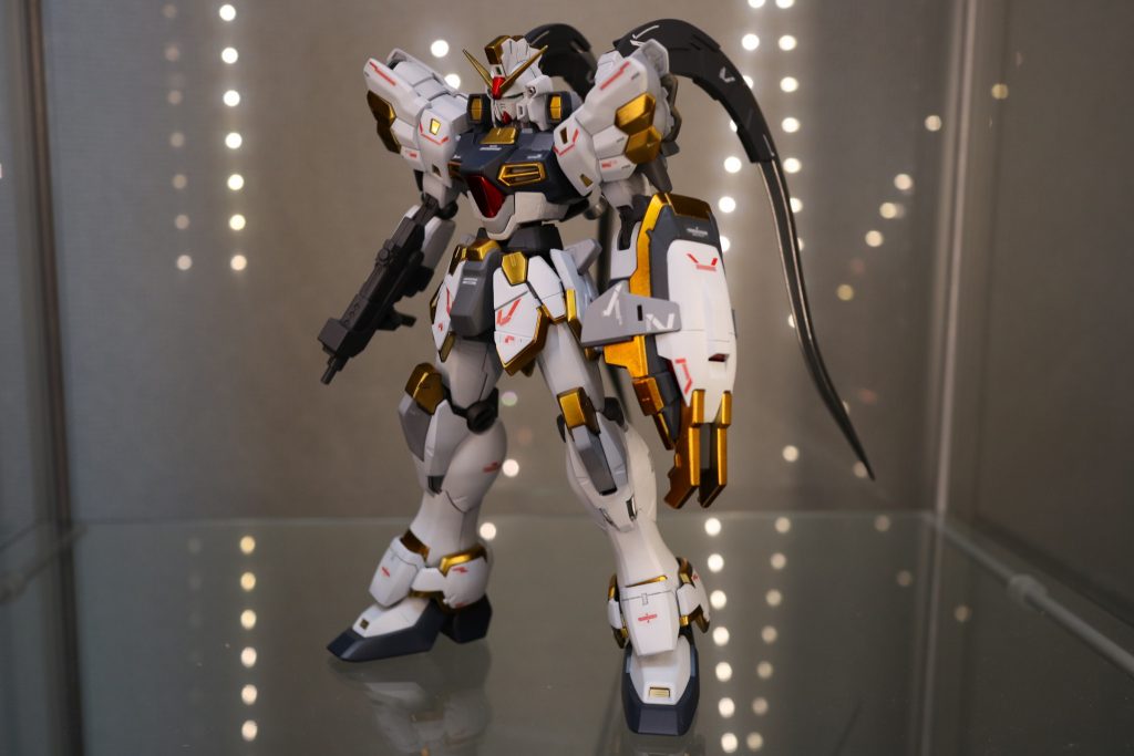 デカールの赤を少し貼りすぎてしまった感はありますがカッコいいのでよし