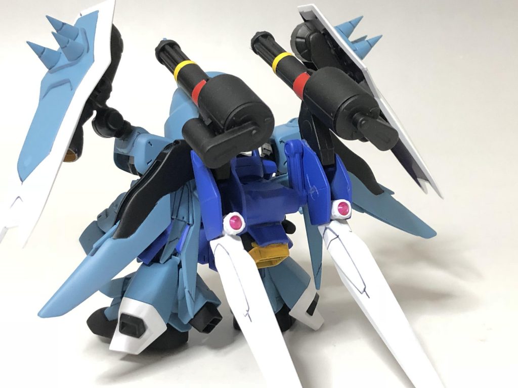 ディスティニーウィザード。
ウイングにハイドラガトリング、白いプロペラントは追加バッテリー。
バッテリー上のピンクのレンズはデュートリオンビーム受信機。