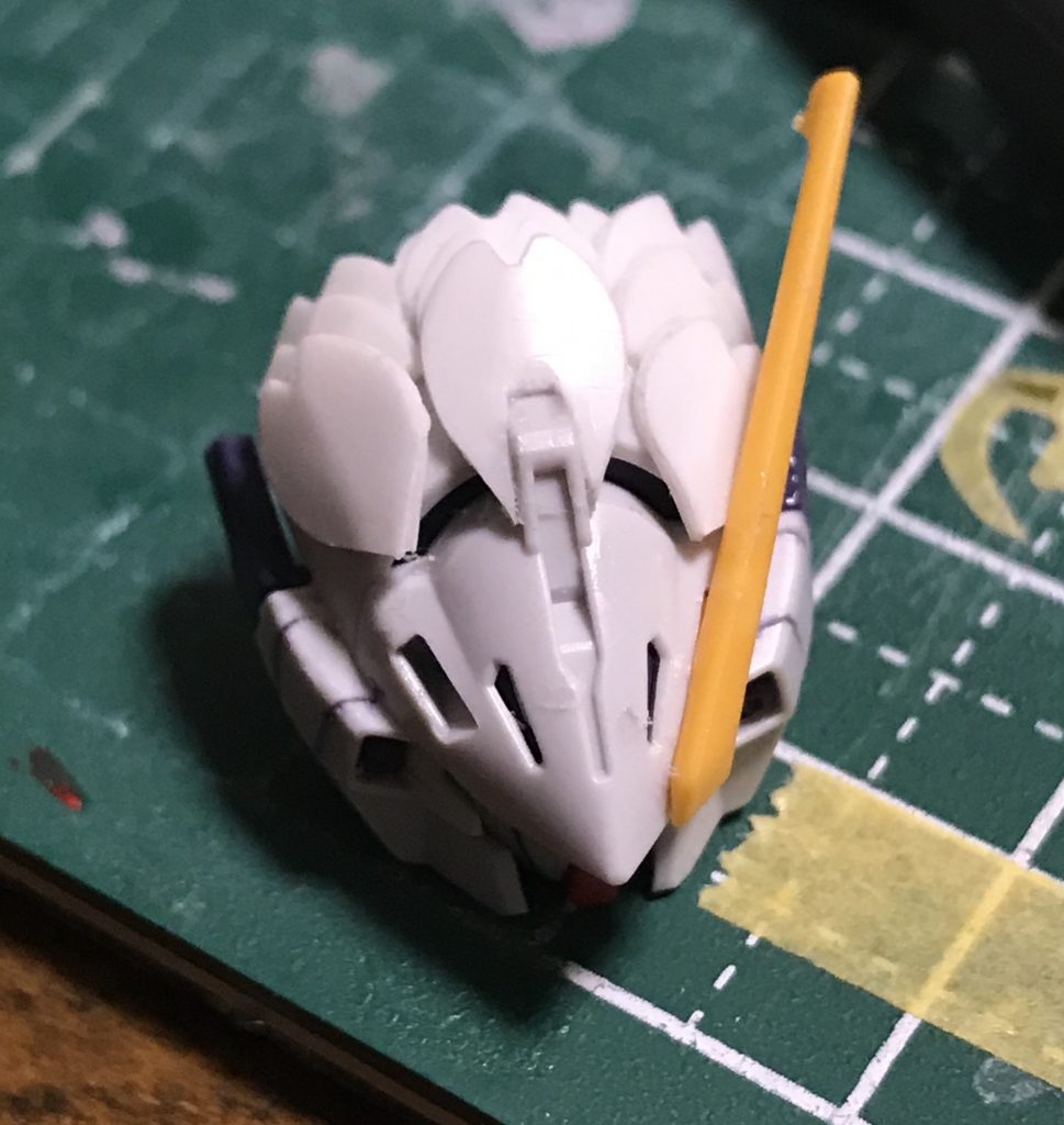 切り抜いた桜を一枚一枚花びらの形に整形。