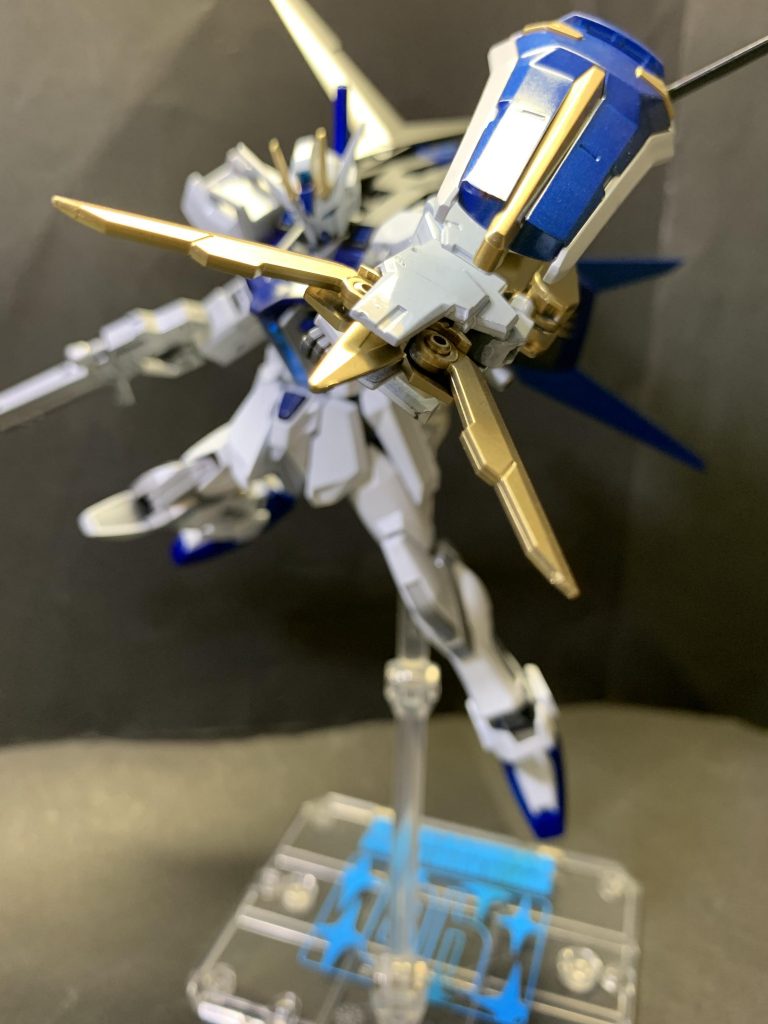 プロトグラップルスティンガー。インフィニットジャスティスガンダムのデータ検証用に試作されたが、本機に搭載されるにあたり再調整されている。