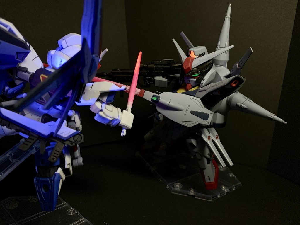 「これが定めさ!知りながらも突き進んだ道だろう!正義と信じ、解らぬと逃げ、知らず!聞かず!
その果ての終局だ!もはや止める術などない!
そして滅ぶ、人は!滅ぶべくしてな!」