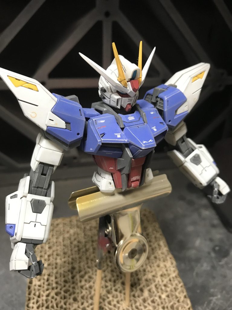 上半身塗装。塗るとイメージが大きく変わりますね。