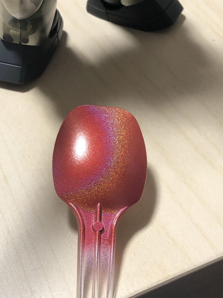 ガイアノーツのホログラムを塗った時のモデル。
結局使ったのはAMCですが…