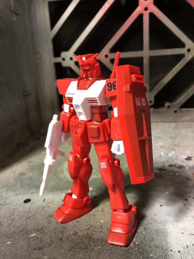 ユニクロガンダム–2枚目/制作者：@ghosh_44