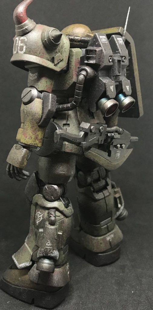 脚部のスラスターはビルダーズパーツのMSバーニア2を使用、バックパックはGのレコンギスタのジャハナムの物を使用しコトブキヤのダクトパーツでディテールアップ。