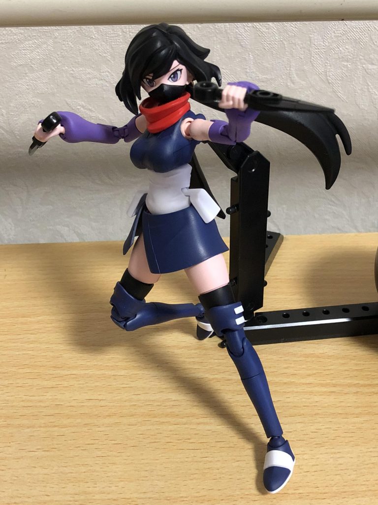 クナイが付属します。