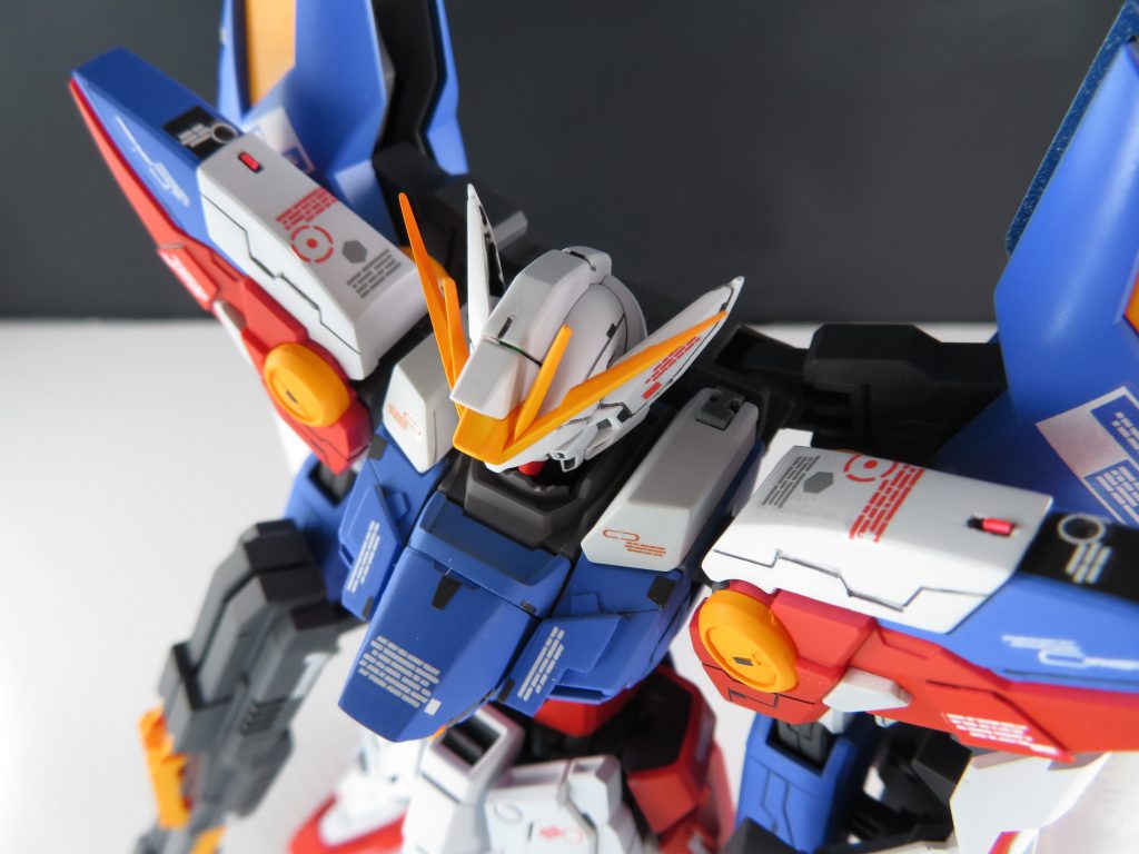 肩もスジボリやレッドチップの追加。