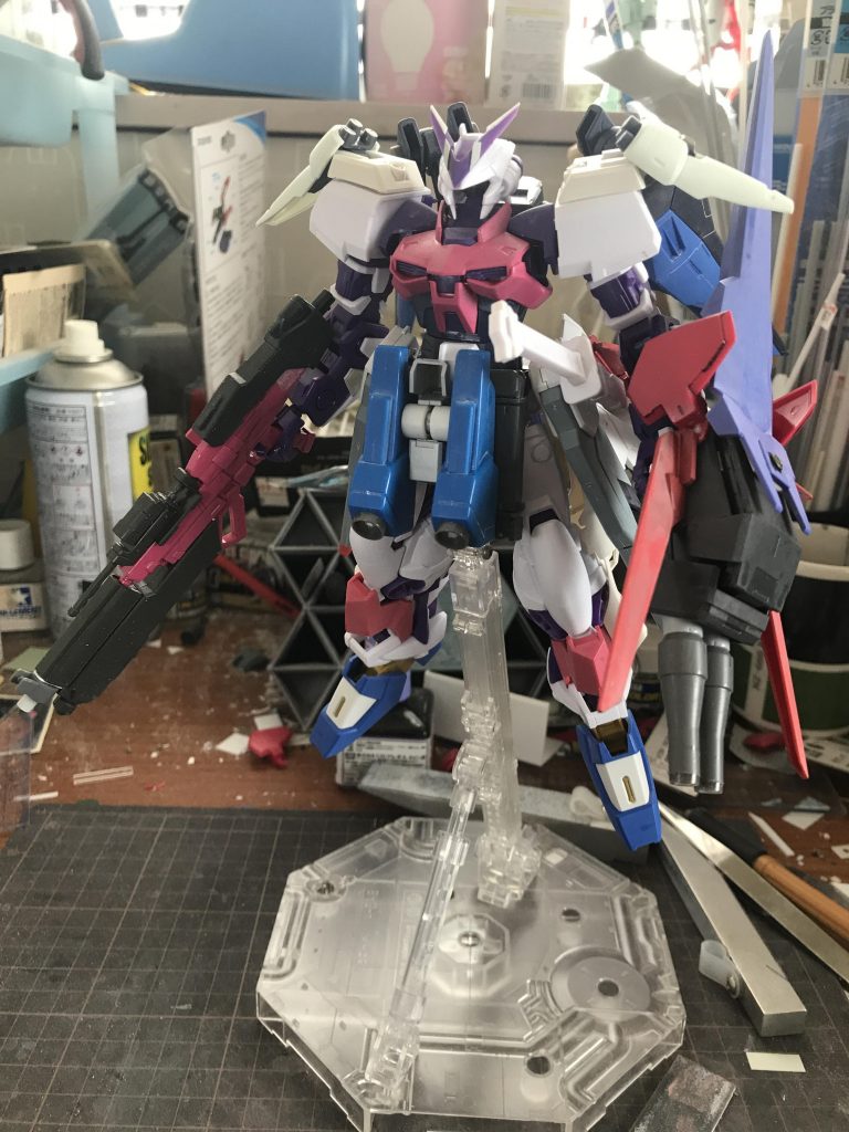 サフ前の段階、アストレイミラージュフレームの独特の色使いがかなり特徴的