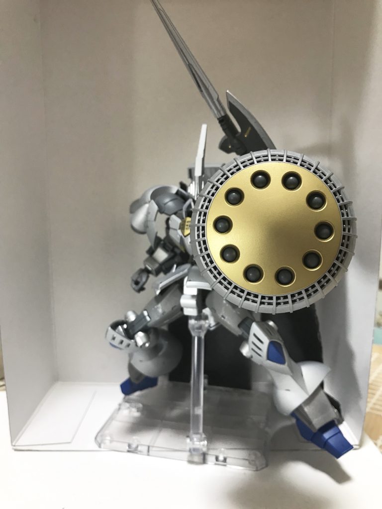 盾はギャンとほぼ変わらず