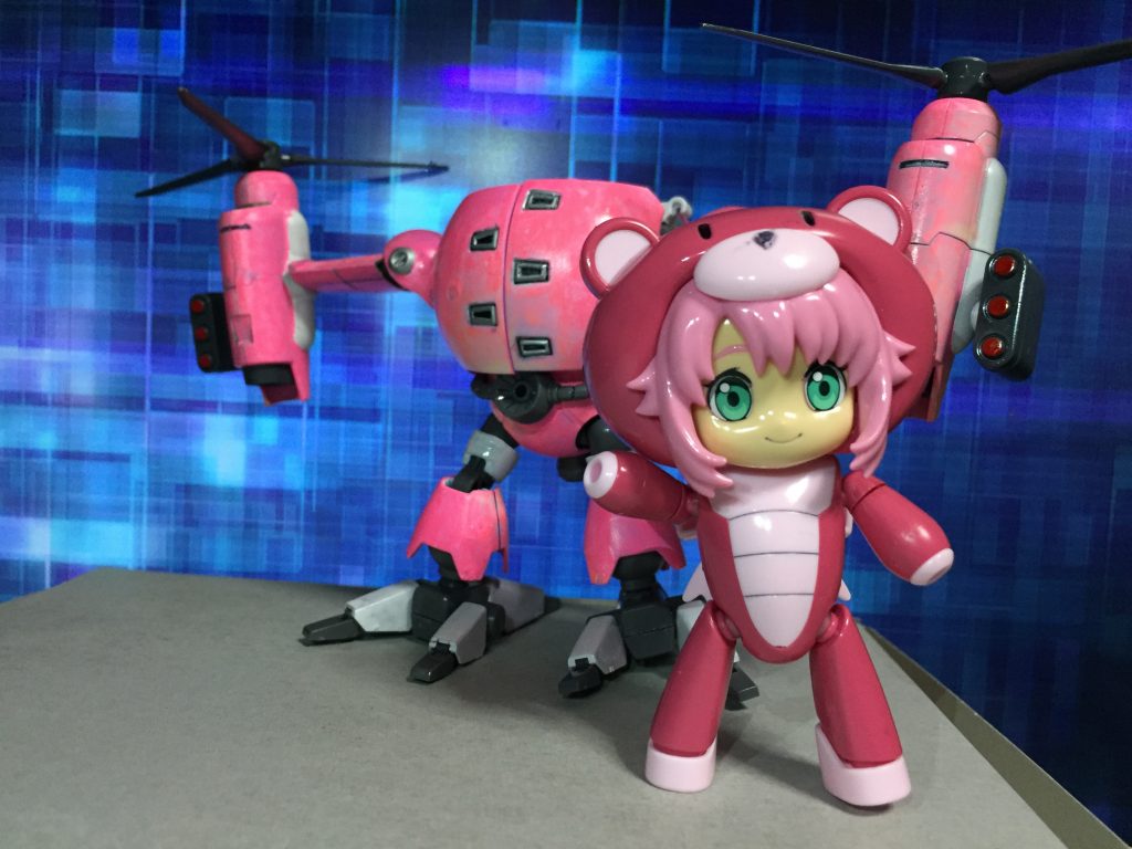 地上モード。飛行メインな機体だけにこのモードは歩けるものの戦闘は得意ではないでしょう。