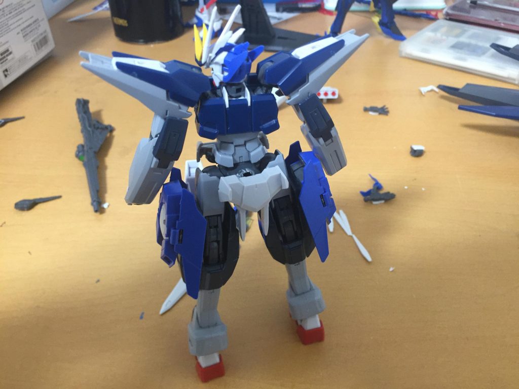 ここで気づいたことがなんとザラキエルの背中には接続穴が無い！
なのでバックパックはまだ決まっていません…