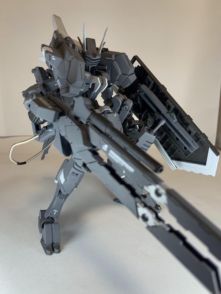 ヴェルデバスター といったらフェイスガード!!
細かい作業が苦手で改造してる間にパキパキと何回か壊してしまったので、写真のアップが遅れてしまいました。