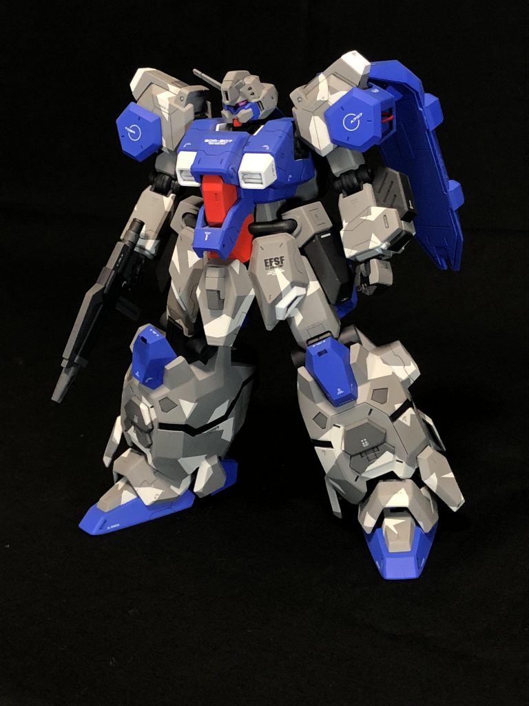 左から。マッシブ機体は作ってて楽しいですね(^-^)