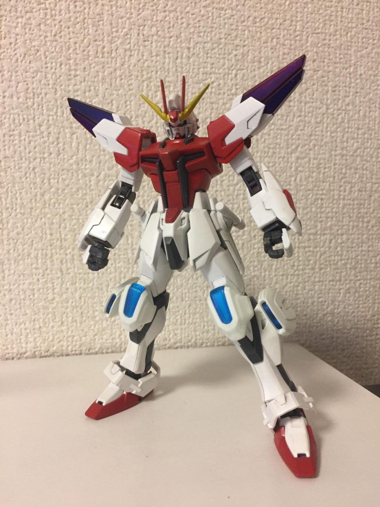 フォトンストライクガンダムplus
改修したフォトンストライクガンダム。前の機体から肩のパーツだけが変更されているが、機体性能は向上しており、数秒程度だがフォトンバーストをリスクなしで発動する事が出来る。