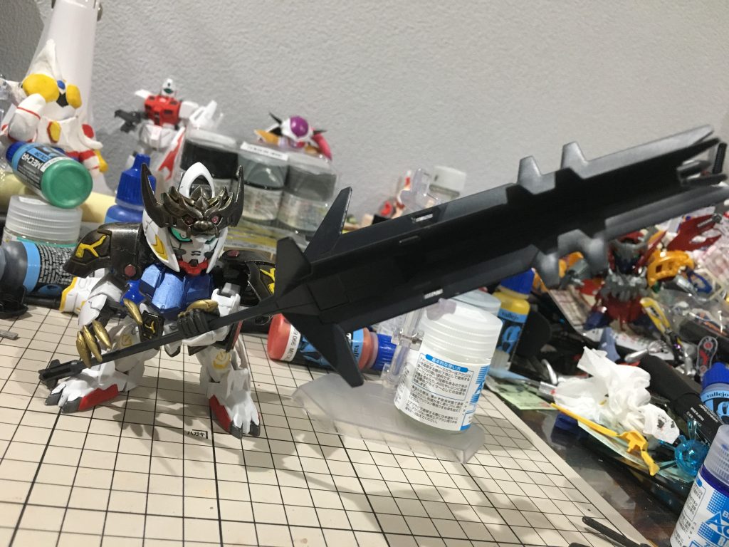 メインに持たせてる巨大メイスはルプスレクスから。脳内設定では陳宮からの贈り物としています。