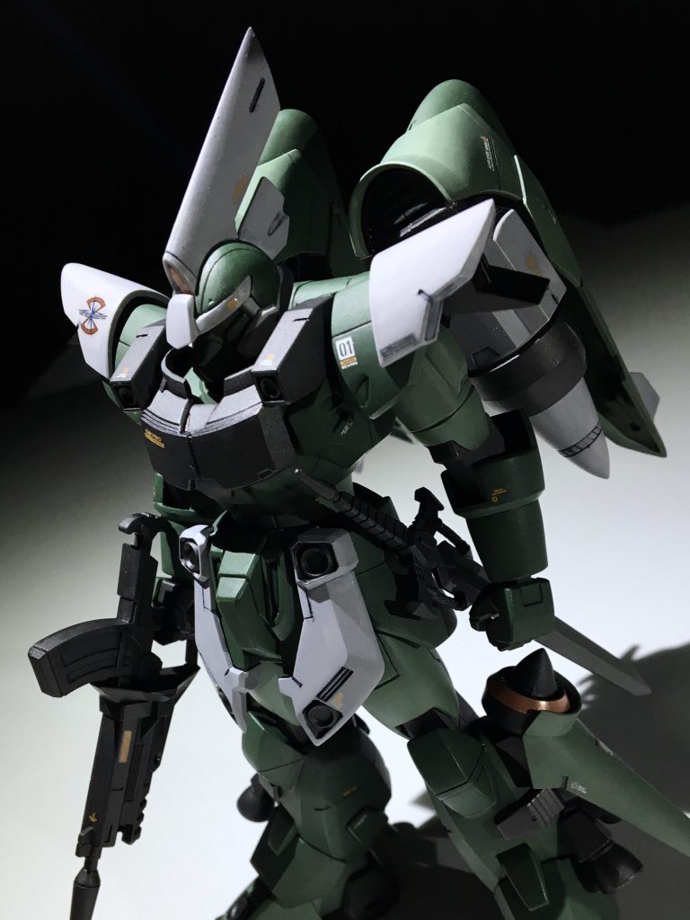 オレンジの差し色を入れない代わりに、デカールでフォロー。