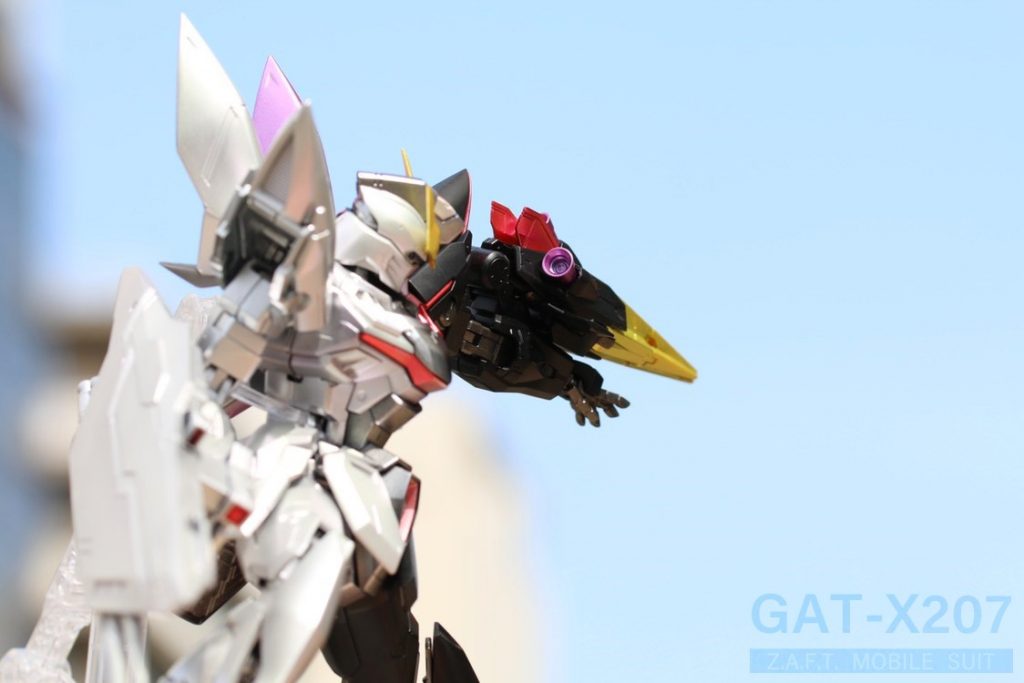 胸の部分を間違えて赤と銀を逆にぬっちゃいましたが、いいアクセントに