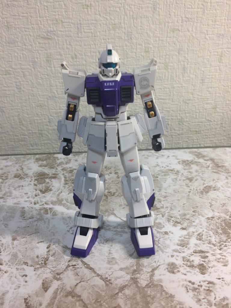 正面
設定はUC0096でトリントン基地配属の機体です。見た目は旧型中身は最新鋭機です。