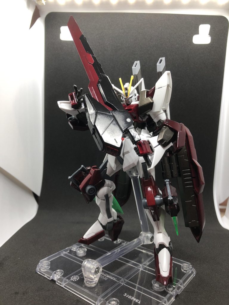 シュバルツリッターのウイングなので、もちろん剣としても使用可能。
ソードインパルスのエクスカリバーに相当する武装って感じですね。