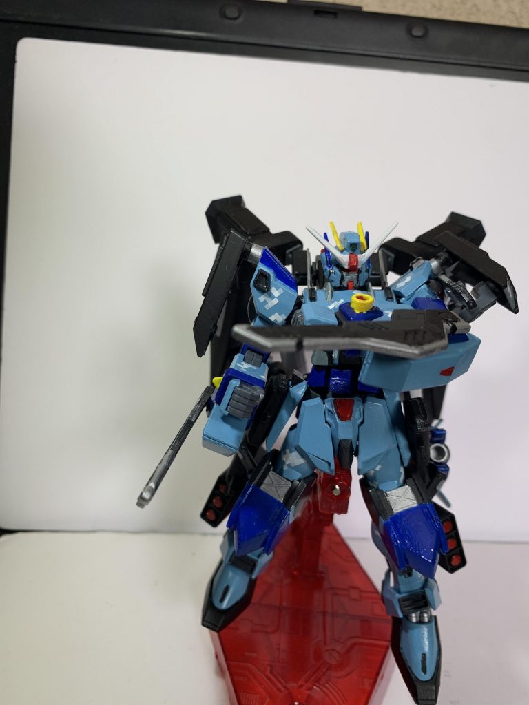 トンファー  「ロザリオ」
対ビームコーティング処理されたトンファーでビームサーベルも受け止めることが出来る。2号機と3号機がアルミュール・リュミエールを破られて撃破された為追加されたもので武器ではなく防御用の装備。
ブルーセカンドのタクティカルアームズのような大型の実体剣を受けたりまた相手が同じハイペリオンの場合はアルミュール・リュミエールを貫通してビームガトリングで攻撃出来る