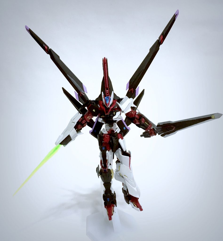 ノーネイムのXコネクトモード。ナイトロシステムを発動し、戦闘力が飛躍的にアップする。また、このモードではブレイドドラグーンによるオールレンジ攻撃が可能。