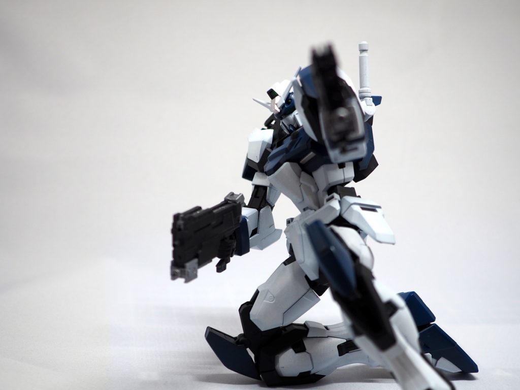 メイン武器はハンドガン。二丁拳銃、これがやりたかった。