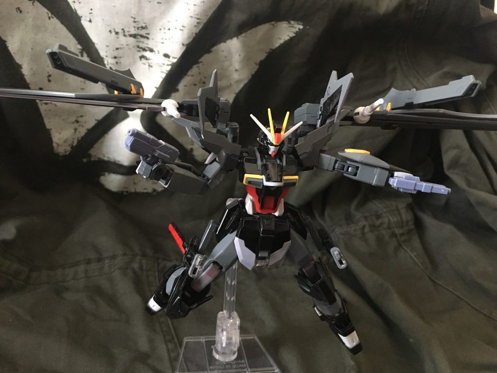 ラヴファントムのバックパックを使ってる為レールガンも健在です。