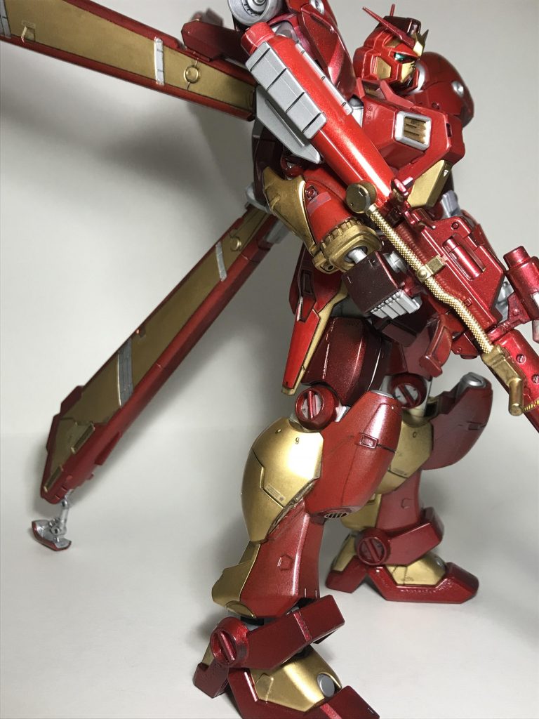 メタリックレッドは何種類かに分けて塗装しています