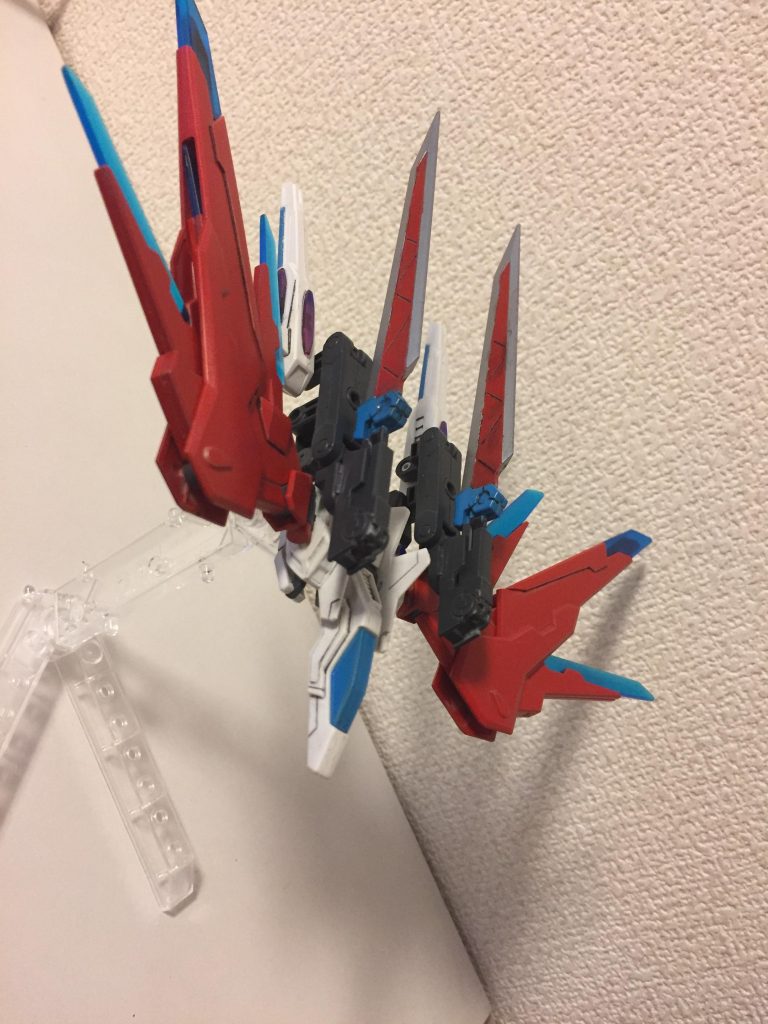 グロリアスブースター
フォトンストライク専用の支援兵器。合体することでフォトンエネルギーをコントロールする他に、単機としてもフォトンエネルギーを貯蔵しており単独の戦闘も可能としている。