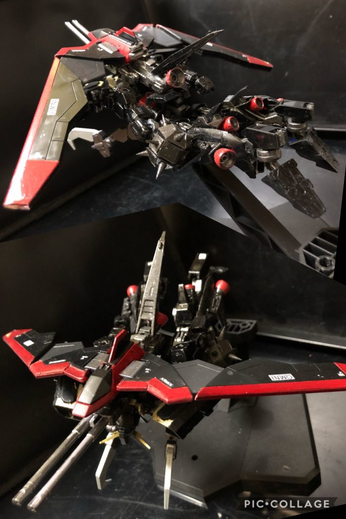 クロト「へへへッ…いっぱいいるねぇ！さあコイツを喰らいな！撃殺っ！！」
oyz「先ずは、“2連装52mm超高初速砲”だな。それぞれビーム砲と機関砲のモードを持つ。実弾の機関砲を多用する事で本体バッテリーの消費を抑え、本機の活動時間を伸ばす事が出来る。原形では大きすぎてカッコ悪かったので、盾はオミットした。カラミティのガトリングガンに移植したよ。」
クロト「やるねぇ、気に入ったぜ！」