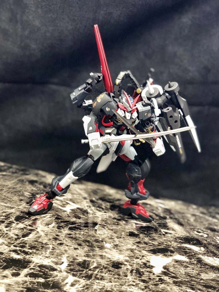 二刀流 
二本の刀でビームを断つ‼︎
(スサノオの武器)