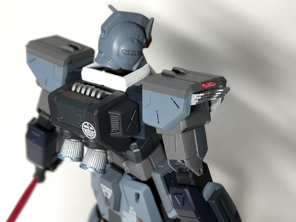 お気に入りポイント。
肩とバックパックのラジエターフィンがシンプルながらもいいアクセントになっていると思います。