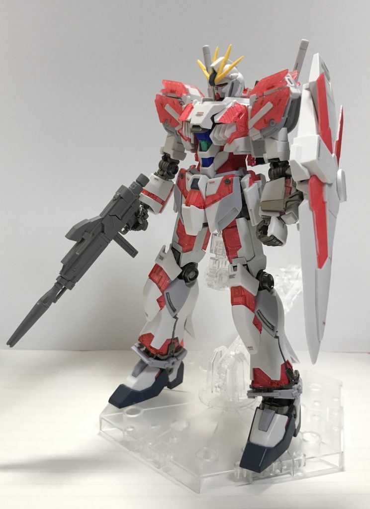 正面から。
脚の上部を白く塗装し、装甲を装着している風に。