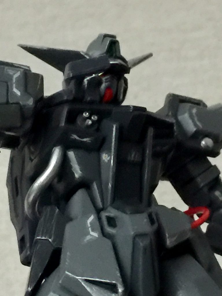 胸部内蔵マシンキャノン[ドミネーター]
右胸に隠してある隠しバルカン
弾頭に榴弾を使用していて威力はそこそこ
命中精度が低いのが欠点