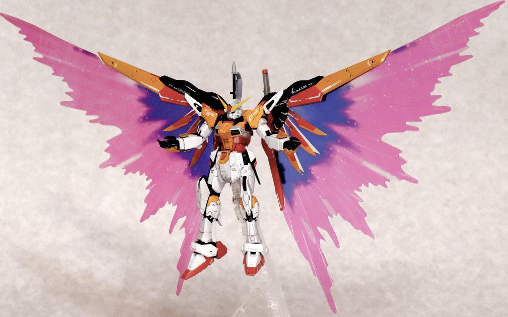 光の翼
プレバンの光の翼キットが手に入らずイライラでした。
中3枚とのチリが合わず発狂してました。