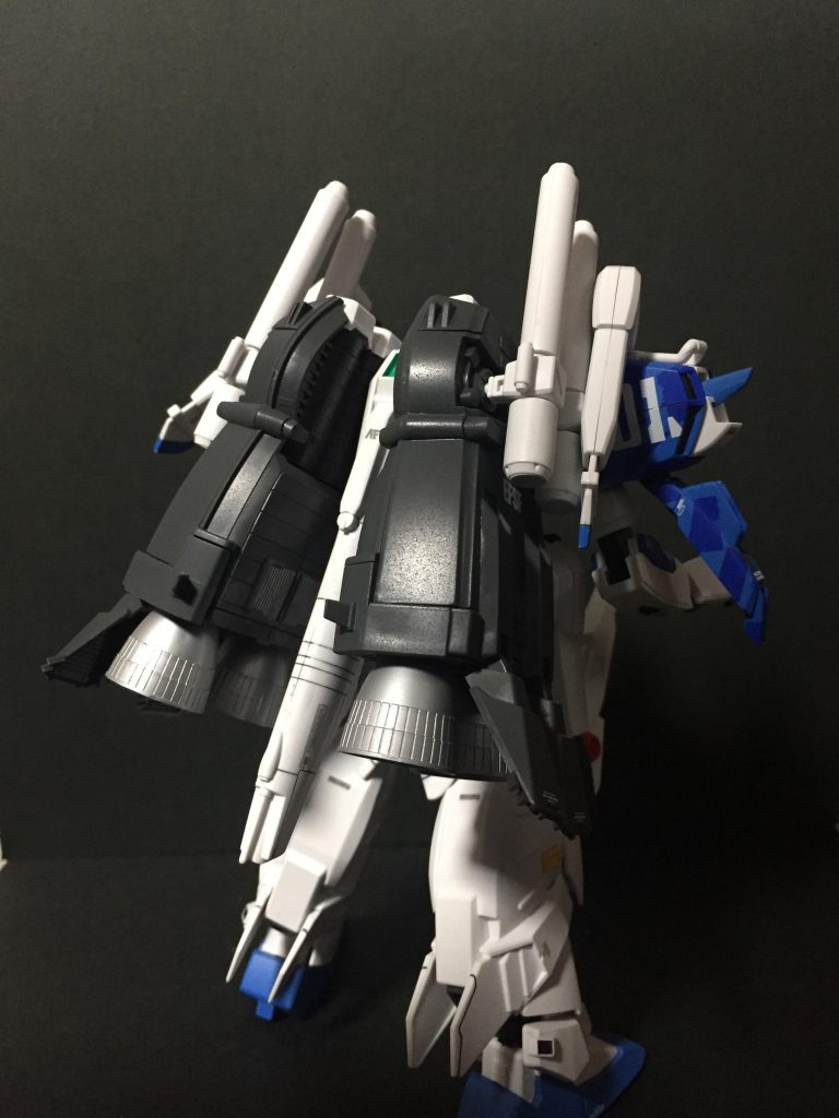 後ろ姿はこんな感じです