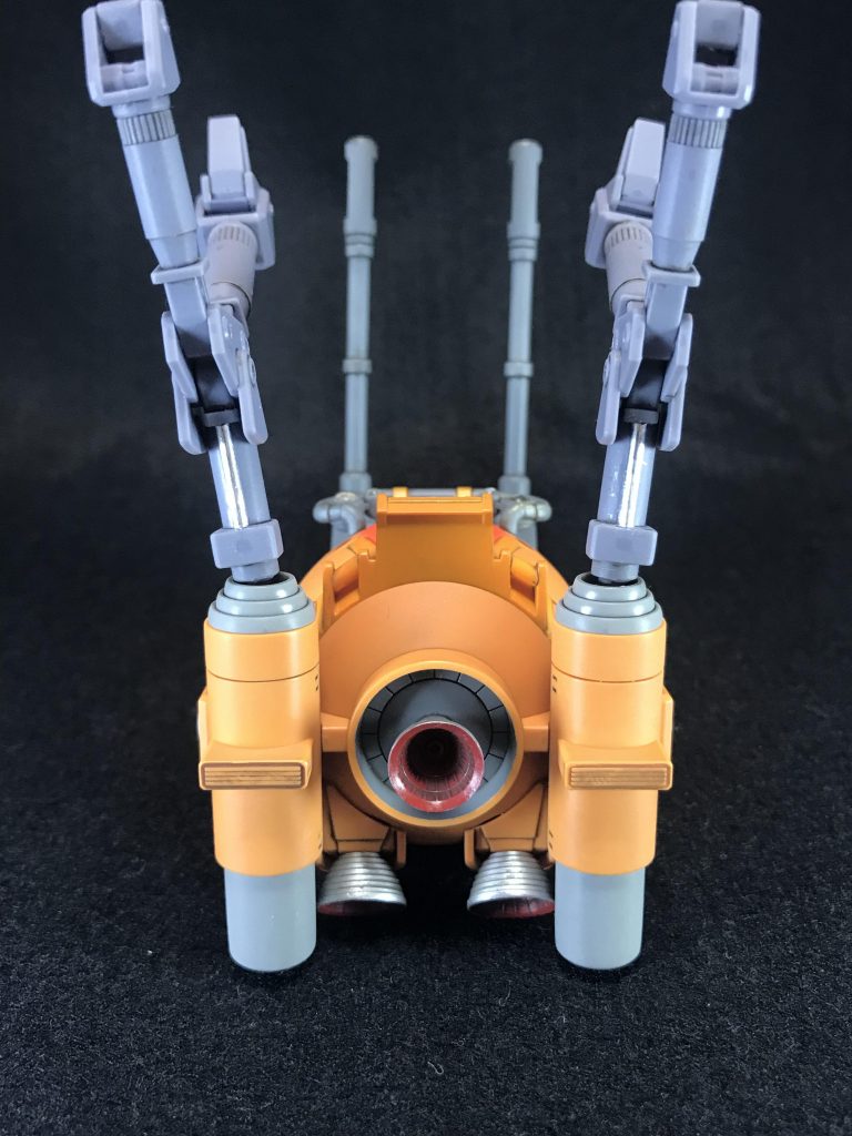 アームにアルミテープを貼ってます。

ワイヤーリールの両サイドにフックを掛けられるような棒状ディテールのはずなのですが、キットの都合上、板状になっているので一度切り落とし、プラ棒で作り直しています。