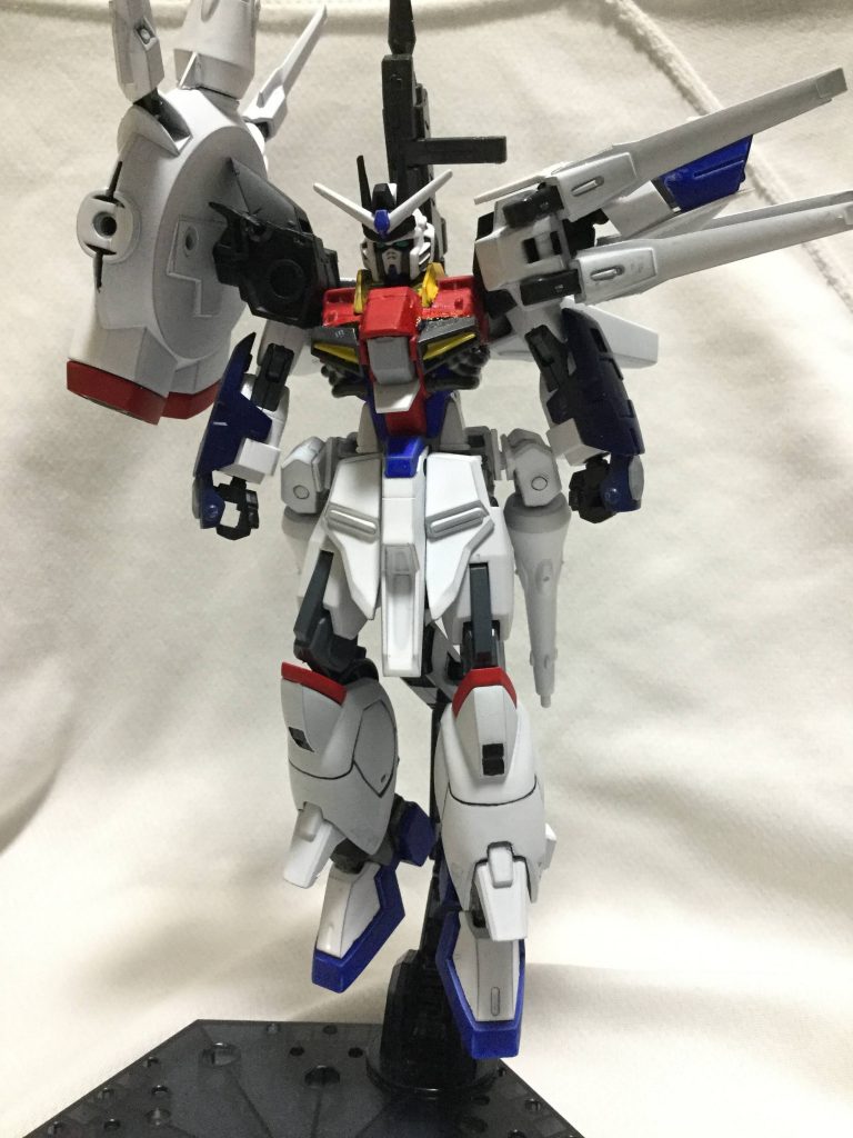 固定武装ばかりなので中々ポーズが決まらず(。´Д⊂)