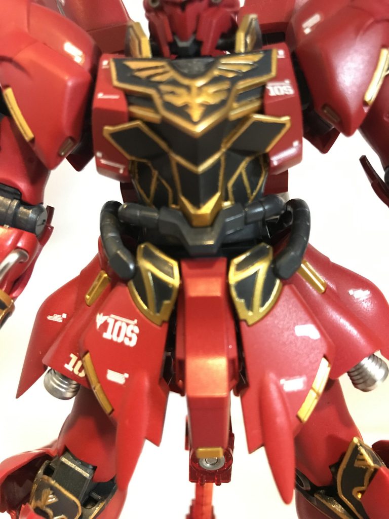 エングレービング部は定番のエナメル拭き取りではなく気合のマスキング塗装です！