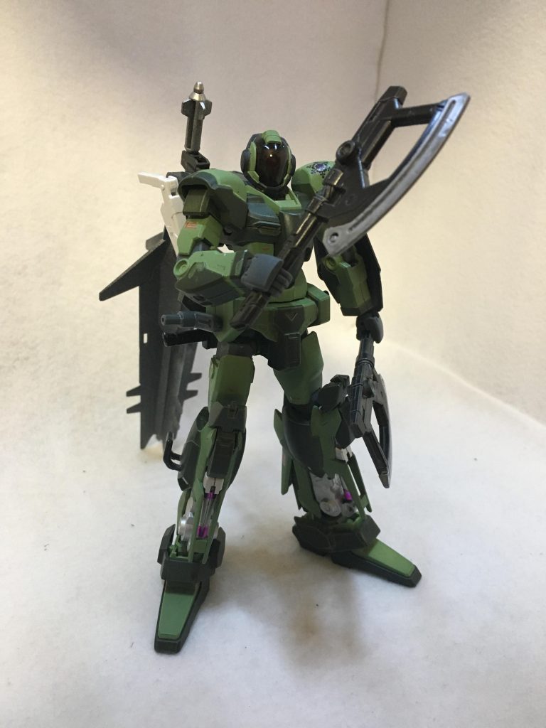 トマホークx2
ハンドガンx4
超大型メイスx1
バックラーx1
にて近距離戦闘を行う。
戦闘継続力向上の為、ビーム兵器はハンドガンのみ。
とりあえずぶん殴っとくか的な装備。