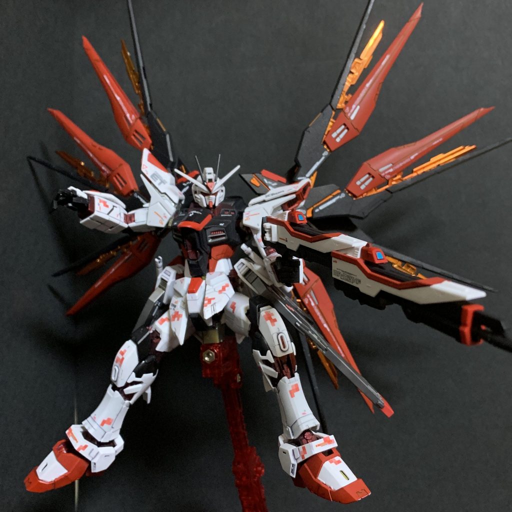 とにかくゴールドとブルーを取り去りシンプルだけどカッコ良くを目指して塗装しました。