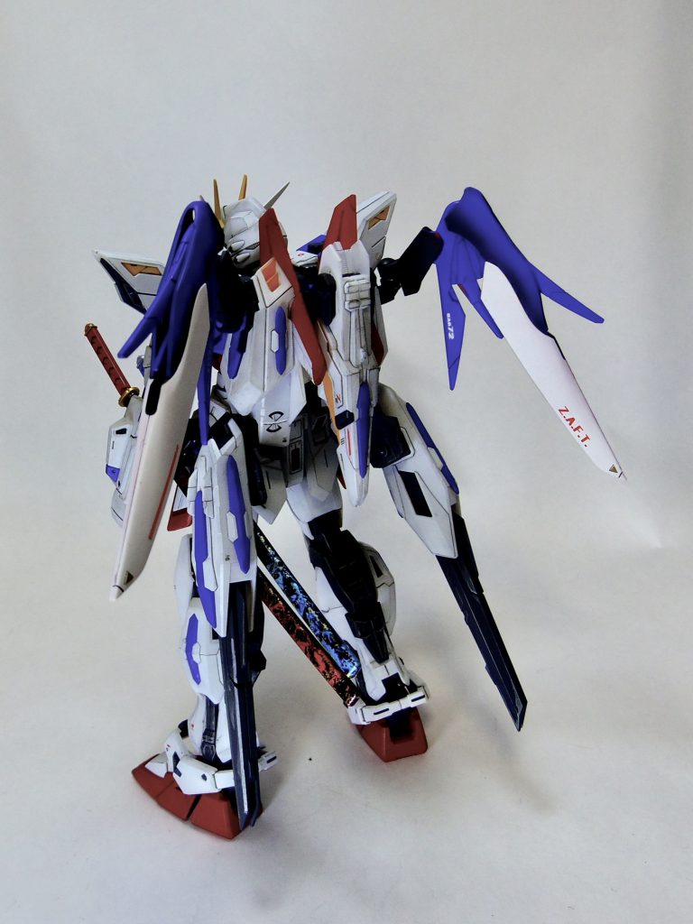 バックショットです。この姿なら空中戦も可能です。