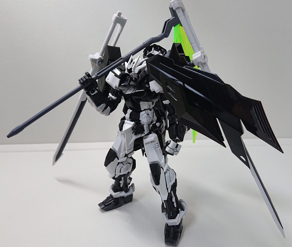 RGレッドフレームをベースにRGゴールドフレーム天ミナのパーツをミキシングしました。
