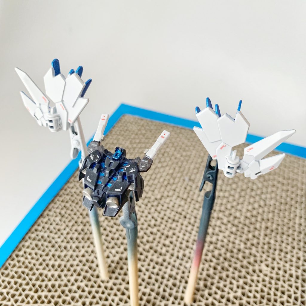 AAXCは、ハイキューパーツの2mm×2mm×1mmネオジム磁石を使用して脱着可能に。画像はありませんが、AADEも同じくネオジム磁石を使用して脱着可能にしています。