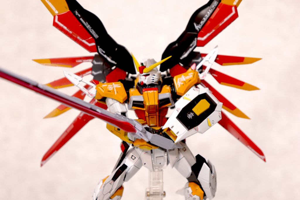 アロンダイトビームソード
やっぱ刀系武装は燃えますね
説明書レシピにシルバーを加え塗装
そのおかげで狙い通りの淡い感じに