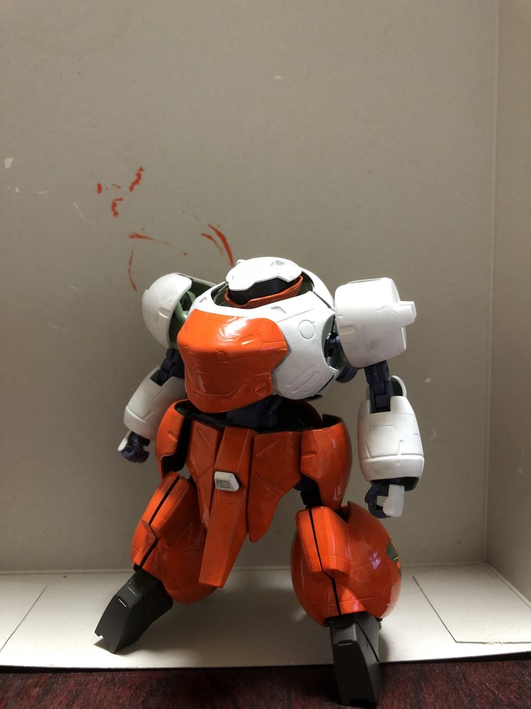 塗装途中その2。この後普段は貼らないコーションデカールとパールコートを吹いています。