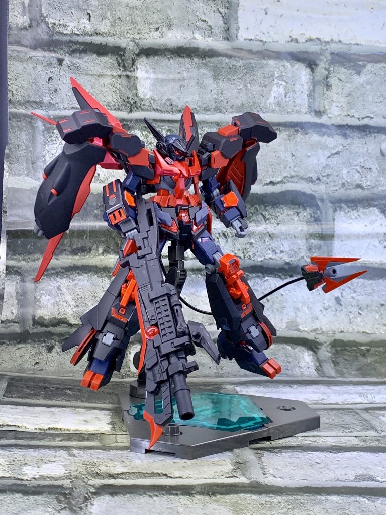 バックパック後部から有線ブレード
これはハルバードブレイカーへの動力供給ユニットも兼ねる