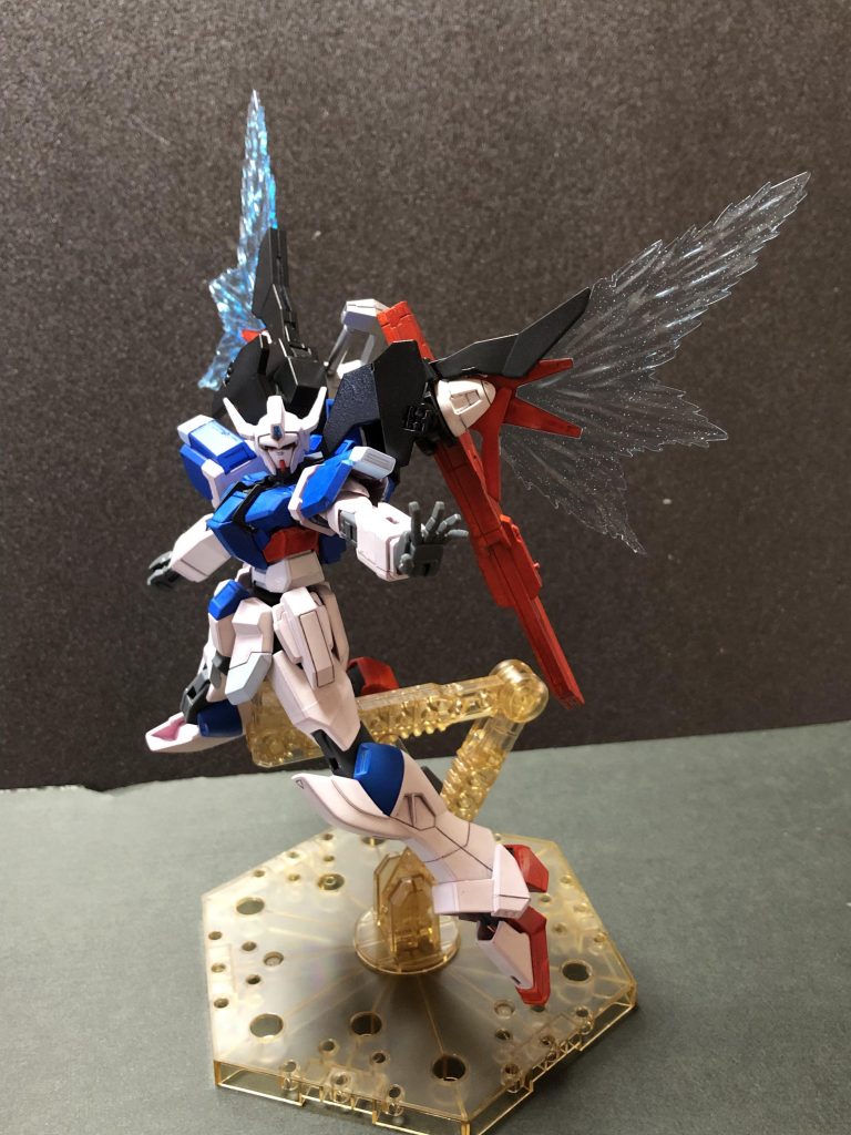 トプ画にも使ったこの一枚。個人的に1番のお気に入りです。デスティニーのパルマフォーキナをイメージして撮った一枚ですけどいかんせんデスティニーインパルス故何も出ません。GN粒子のおかげで通常の拳打より多少威力が上がる程度...かなー
