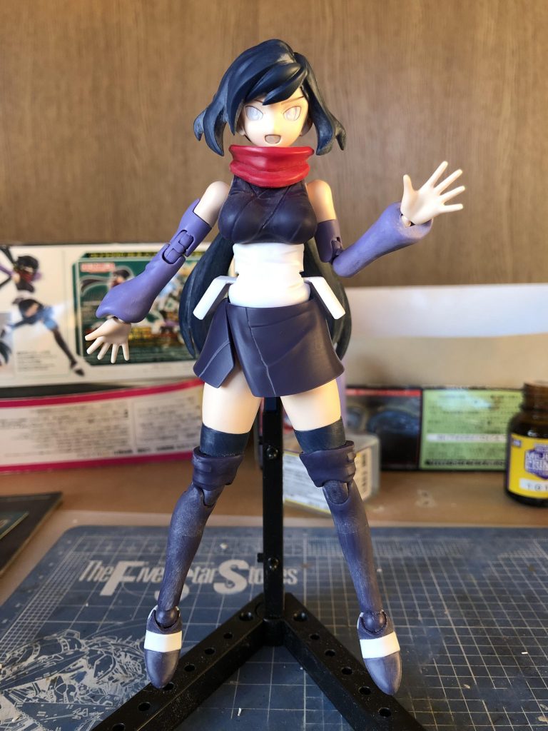 表情の改修です。ピンバイスで開口してから加工しています。