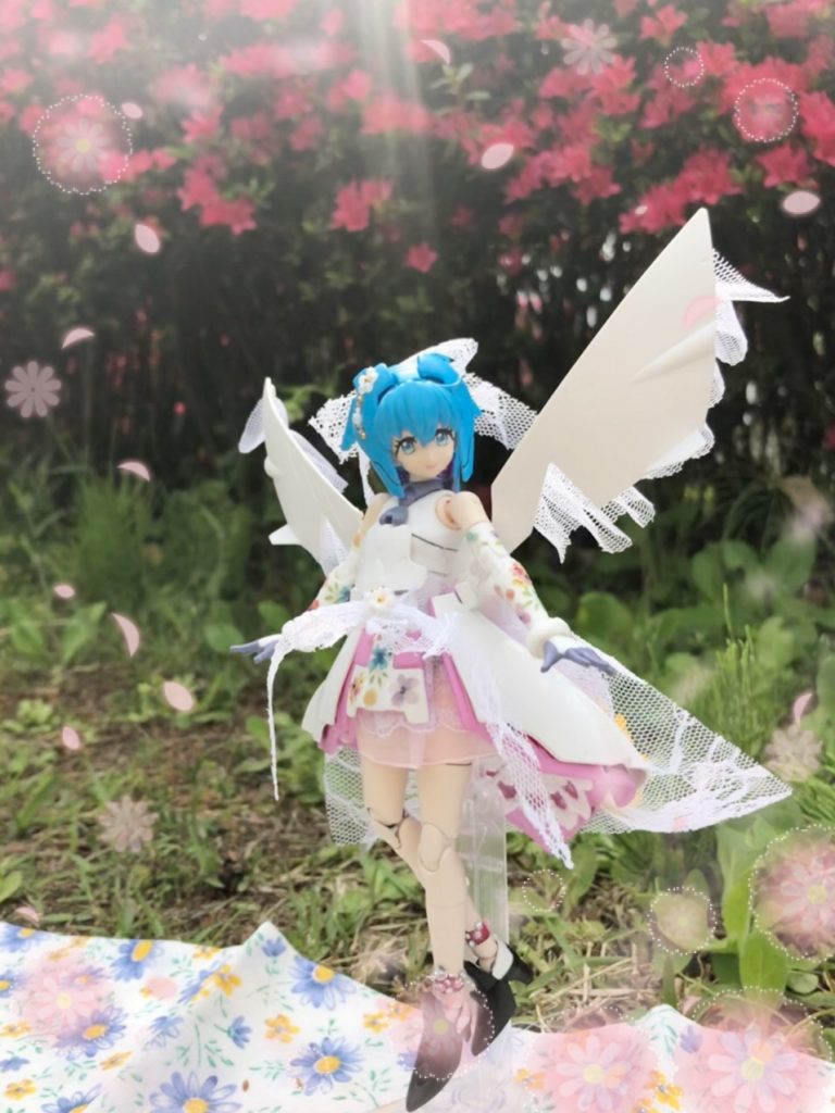 地面からのびるお花たちをイメージしていたので、あえて芝や草が生えている場所での撮影をしてみました✨生命力溢れる自然って、すごく素敵ですね( ˶ˆ꒳ˆ˵ )